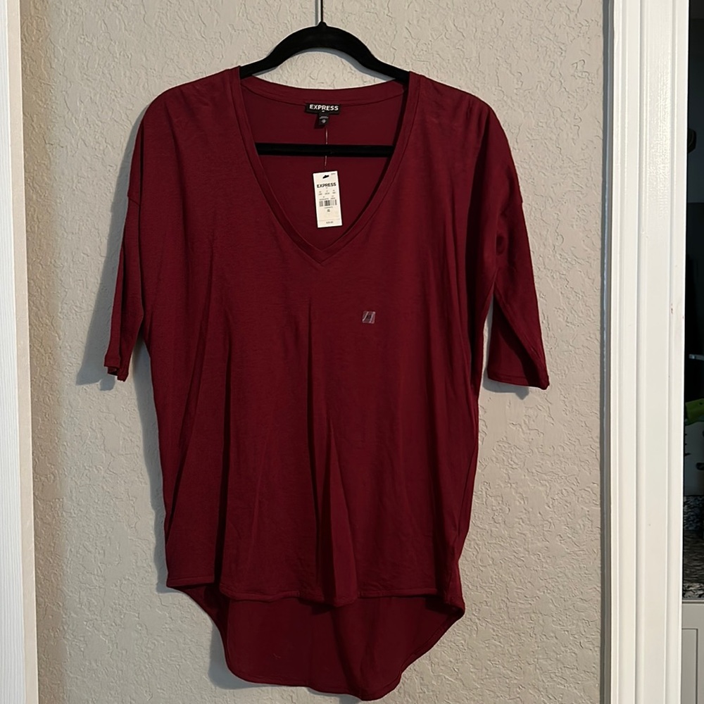 Express Quarter Sleeve V-Neck Tee